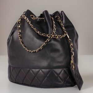 CHANEL 1980 Lambskin Leather Diamond Stitched Leather Quilted Bucket Bag CC RARE